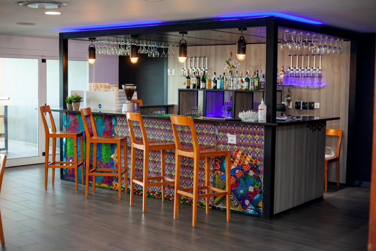 Onomo Hotel Мапуту Экстерьер фото
