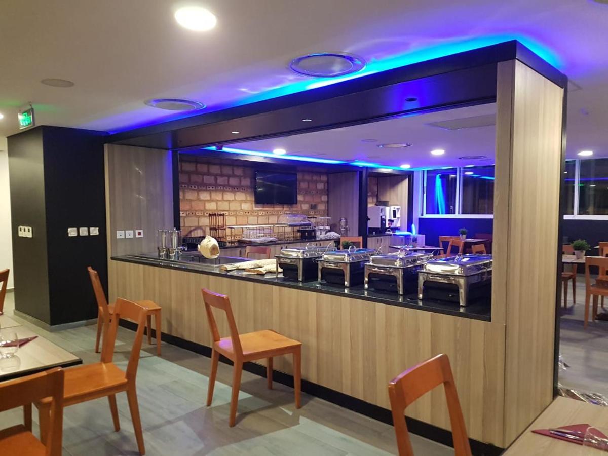 Onomo Hotel Мапуту Экстерьер фото